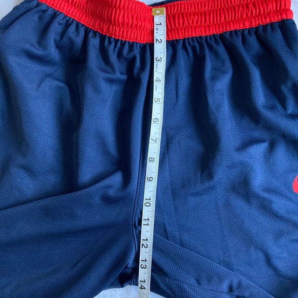 NWT Nike 🏀 shorts, size M. - Picture 4 of 9